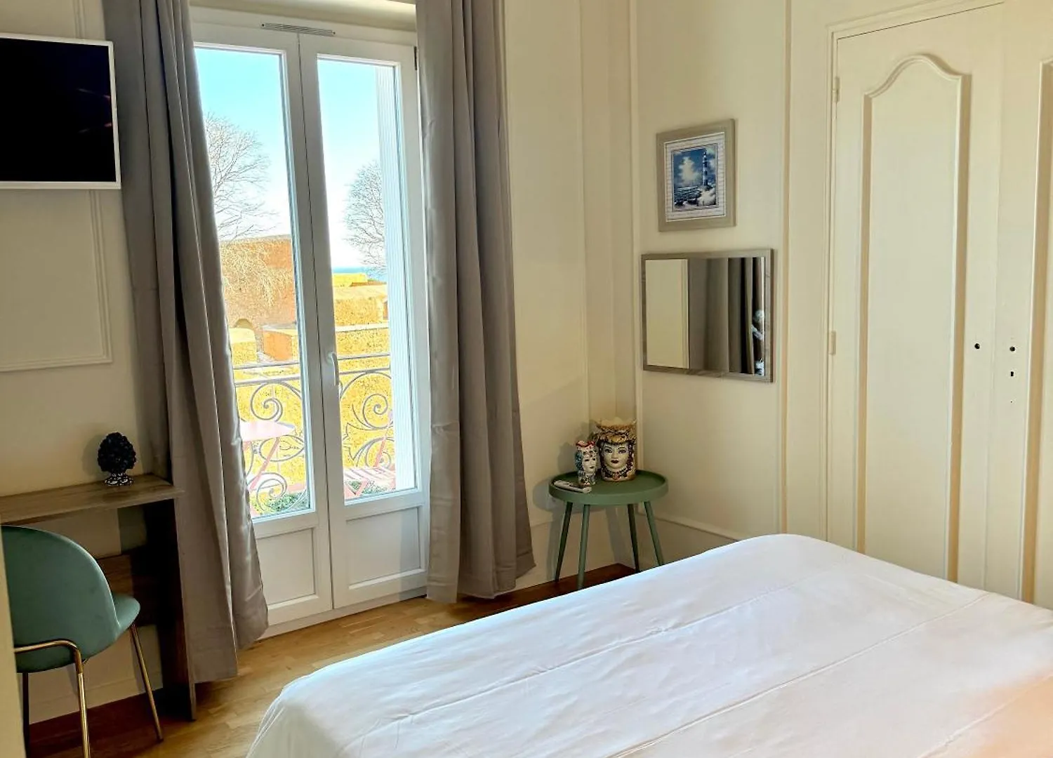 Hotel La Citadelle Villefranche-sur-Mer 3*,