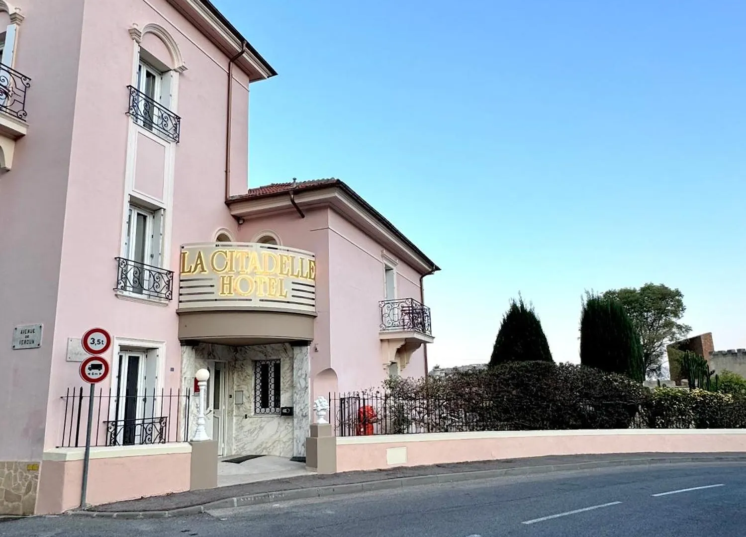 Hotel La Citadelle Villefranche-sur-Mer 3*,
